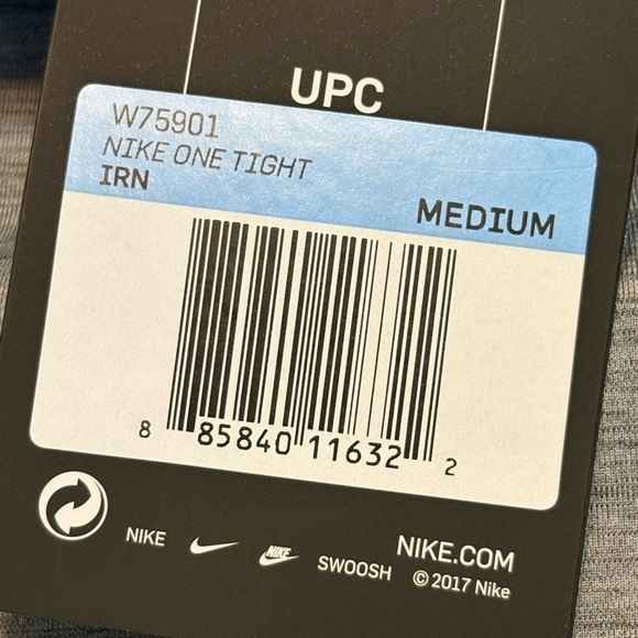 Nike Dri/Fit The Nike One Tight Fit Gray Form-Fitting 7/8 Leggings size M NWT - Picture 11 of 14